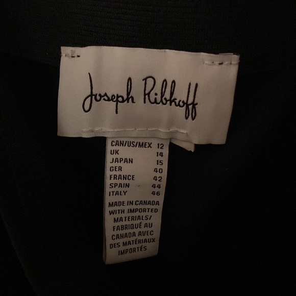 Black Joseph Ribkoff tapered pull on pants - Picture 2 of 3